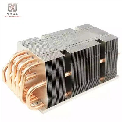 Aluminiowy radiator z tłoczonym żebrem